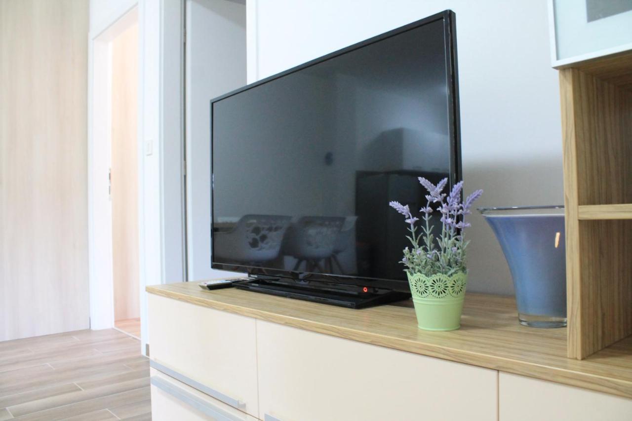 Apartmani Matea Cres Eksteriør billede
