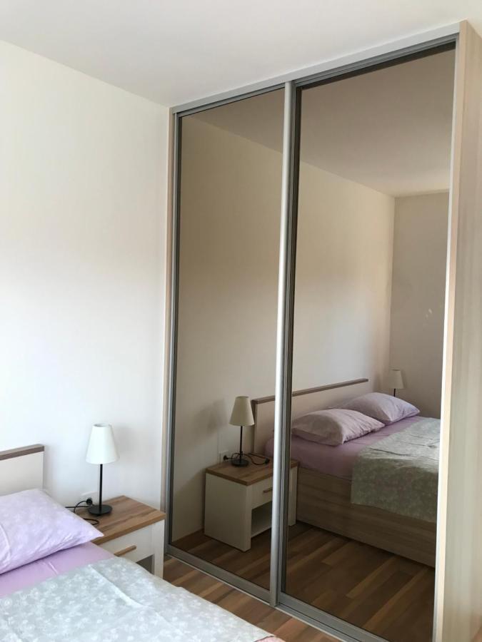 Apartmani Matea Cres Eksteriør billede