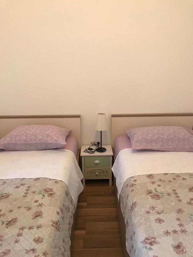 Apartmani Matea Cres Eksteriør billede