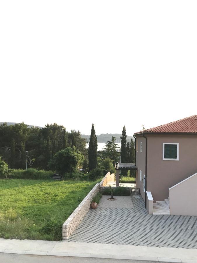 Apartmani Matea Cres Eksteriør billede