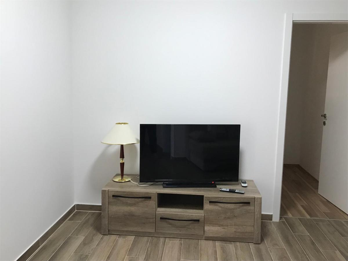 Apartmani Matea Cres Eksteriør billede